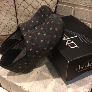 Women’s Dankso Clogs size 10